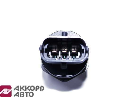 датчик ГАЗ-33104 дв. Камминз 3.8 давления топлива BOSCH 0281002-937