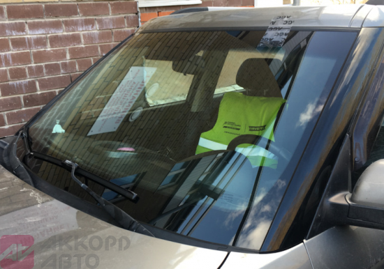 стекло лобовое Kia-SOUL 09-> AGC 6964718                  