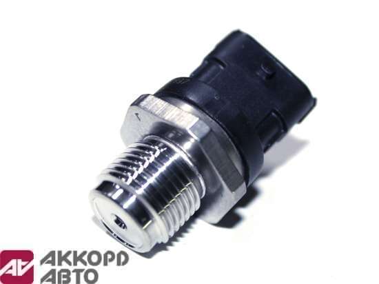 датчик ГАЗ-33104 дв. Камминз 3.8 давления топлива BOSCH 0281002-937